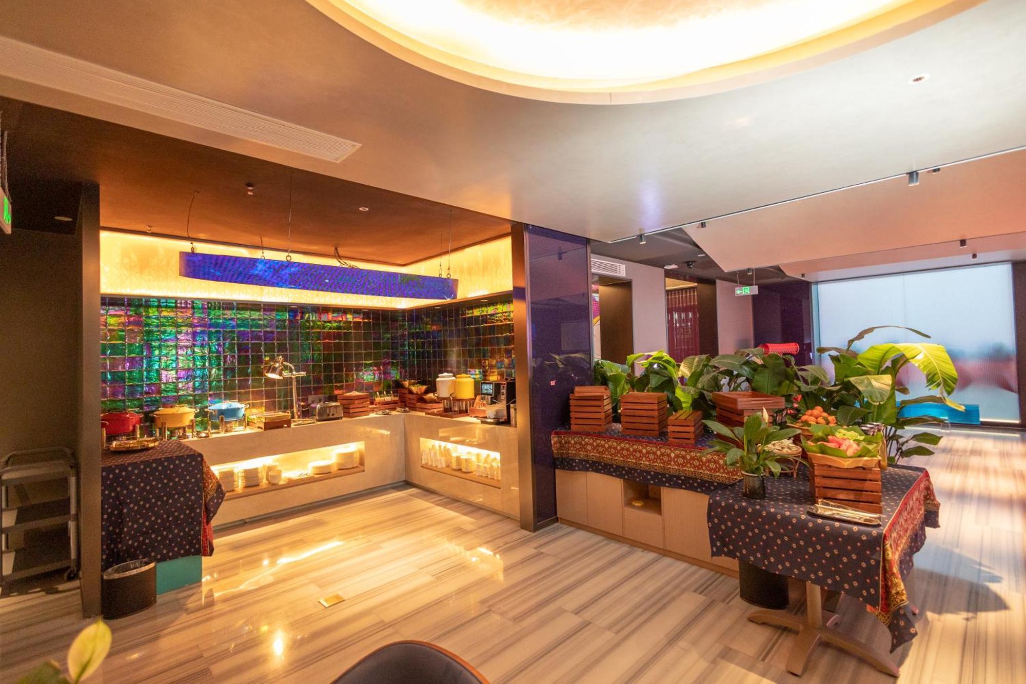 Rongye Hotel - Gaozhuang Xishuangjing Starlight Night Market Branch Jinghong Exterior photo